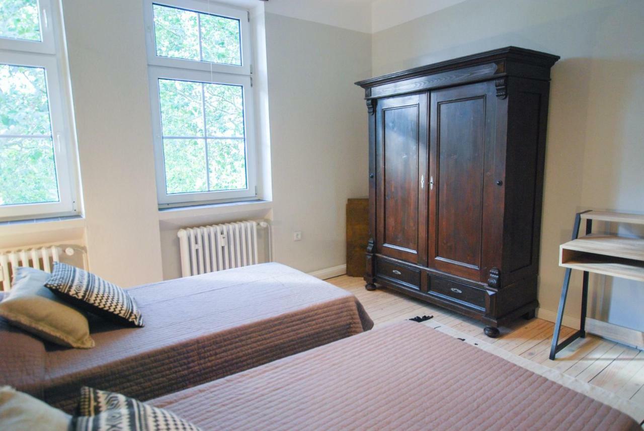 Alte Schule Gästehaus - The principal's rooms Appartment Bitburg Extérieur photo